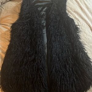 Tea n Rose Black Faux Fur Vest